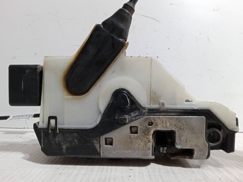 Recambio de cerradura puerta delantera derecha para peugeot 208 i (ca_, cc_) 1.2 vti 82 referencia OEM IAM   