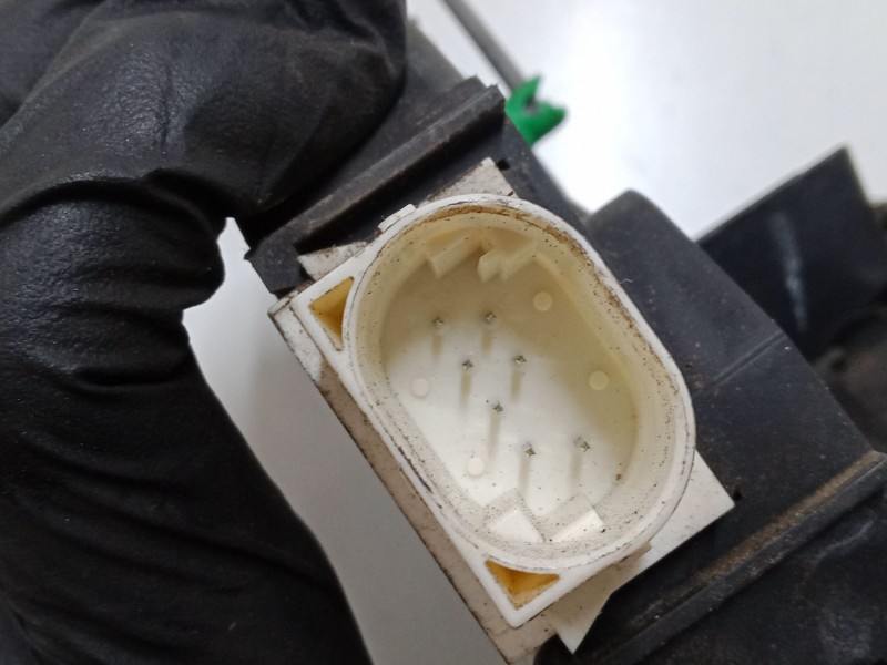 Recambio de cerradura puerta trasera izquierda para land rover range rover i 4.3 vogue lse 4x4 referencia OEM IAM   