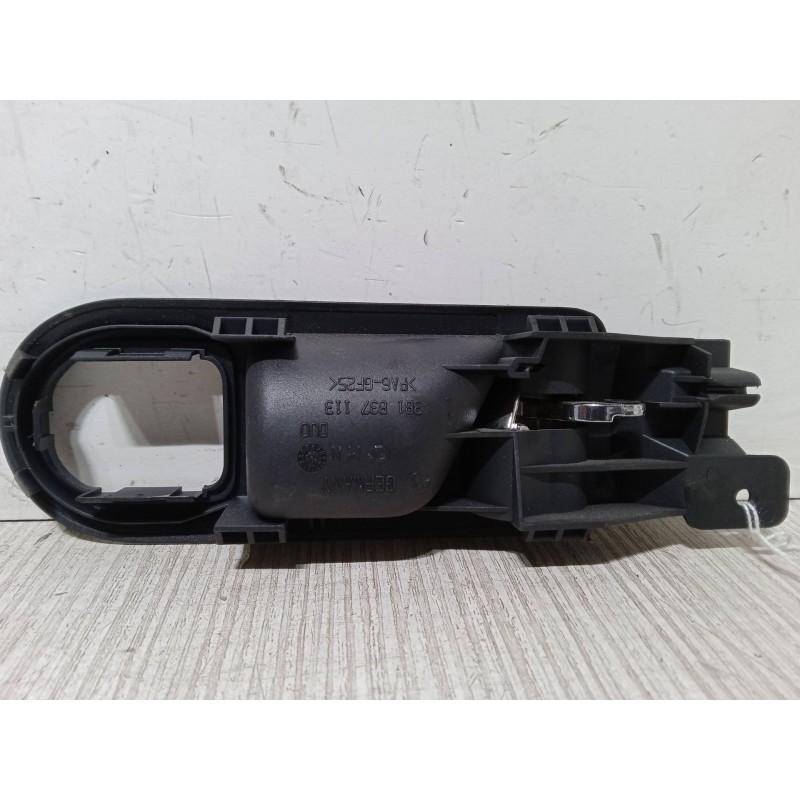 Recambio de maneta interior puerta delantera izquierda para volkswagen passat b5.5 (3b3) 2.0 referencia OEM IAM    Recambio de maneta interior puerta delantera izquierda para volkswagen passat b5.5 (3b3) 2.0 referencia OEM IAM