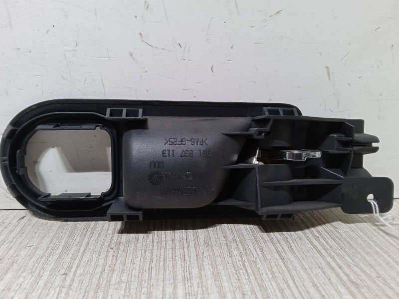 Recambio de maneta interior puerta delantera izquierda para volkswagen passat b5.5 (3b3) 2.0 referencia OEM IAM    Recambio de maneta interior puerta delantera izquierda para volkswagen passat b5.5 (3b3) 2.0 referencia OEM IAM