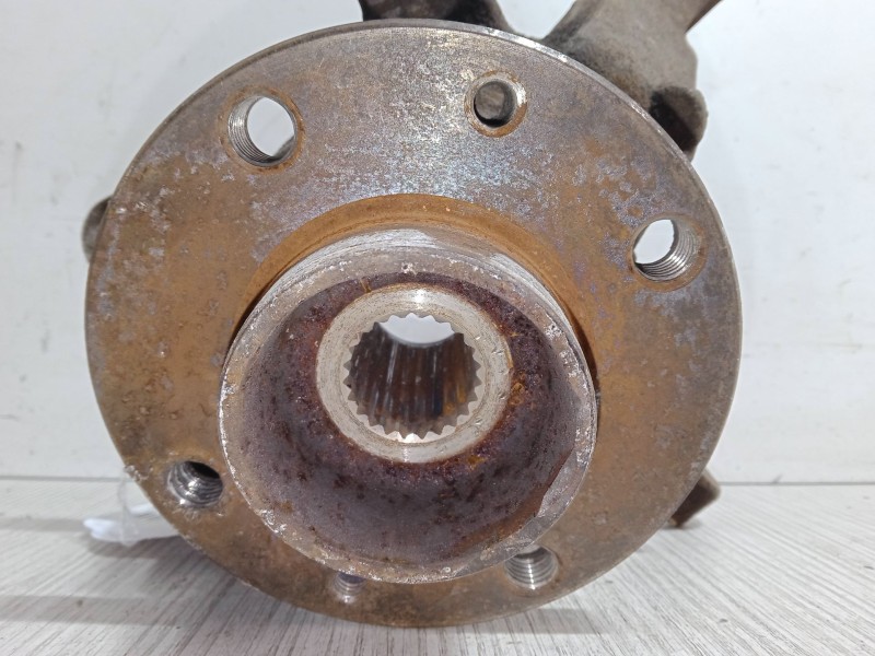 Recambio de mangueta delantera izquierda para nissan micra iii (k12) 1.4 16v referencia OEM IAM   