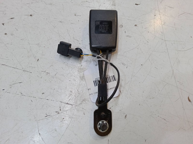 Recambio de anclaje cinturon delantero derecho para opel astra j (p10) 1.6 (68) referencia OEM IAM   