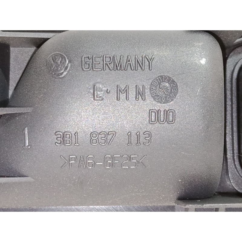 Recambio de maneta interior puerta delantera izquierda para volkswagen passat b5.5 (3b3) 2.0 referencia OEM IAM    Recambio de maneta interior puerta delantera izquierda para volkswagen passat b5.5 (3b3) 2.0 referencia OEM IAM