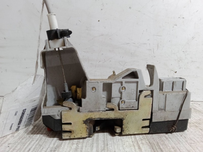 Recambio de cerradura puerta trasera derecha para peugeot 307 sw (3h) 1.6 hdi 110 referencia OEM IAM   