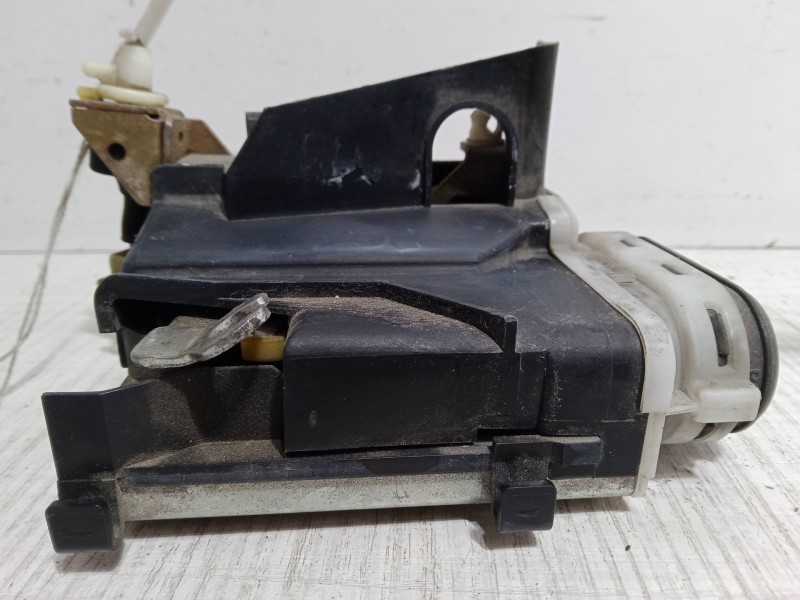 Recambio de cerradura puerta trasera izquierda para audi a4 b5 (8d2) 1.8 referencia OEM IAM   
