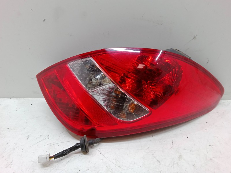 Recambio de piloto trasero derecho para hyundai i20 i (pb, pbt) 1.2 referencia OEM IAM   