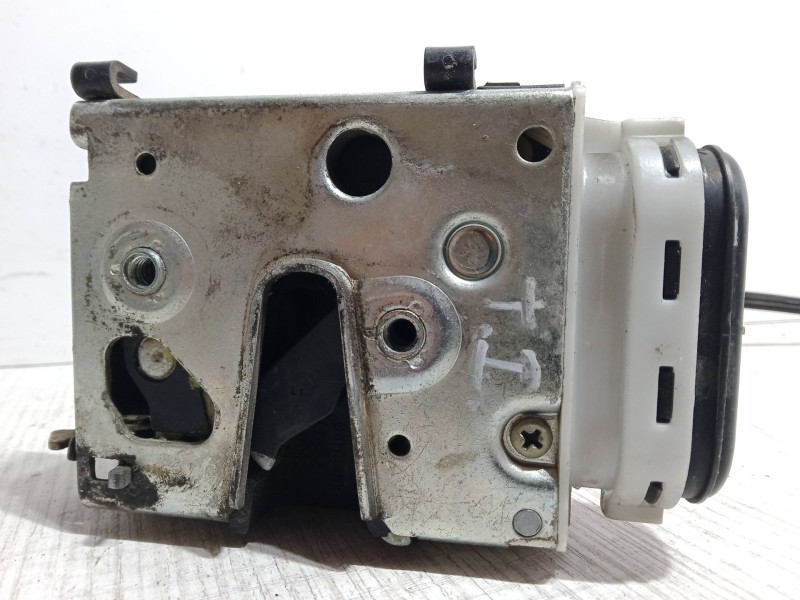 Recambio de cerradura puerta trasera izquierda para audi a4 b5 (8d2) 1.8 referencia OEM IAM   