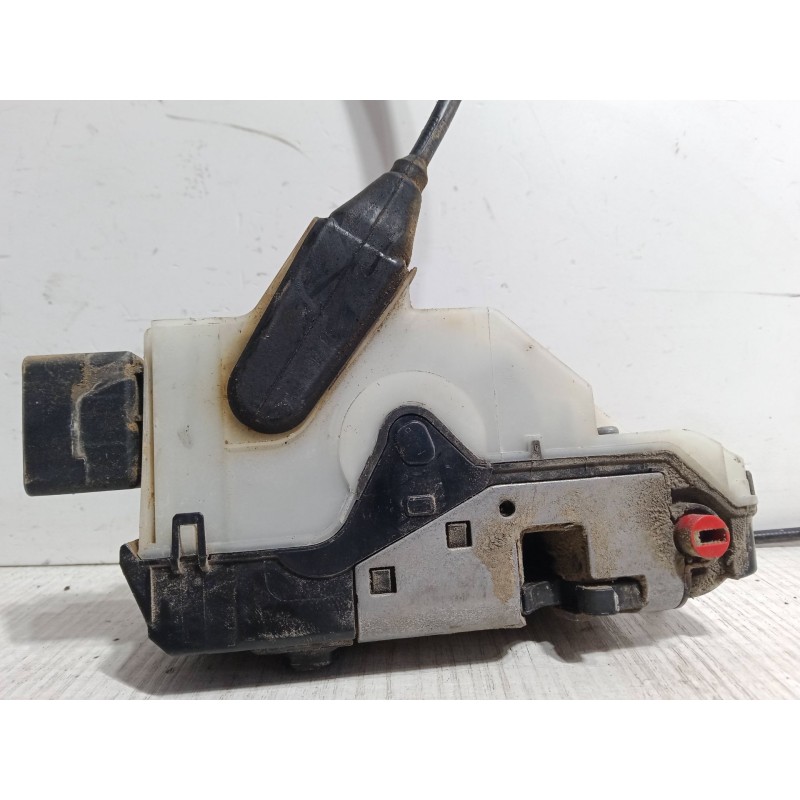 Recambio de cerradura puerta trasera derecha para peugeot 208 i (ca_, cc_) 1.2 vti 82 referencia OEM IAM   