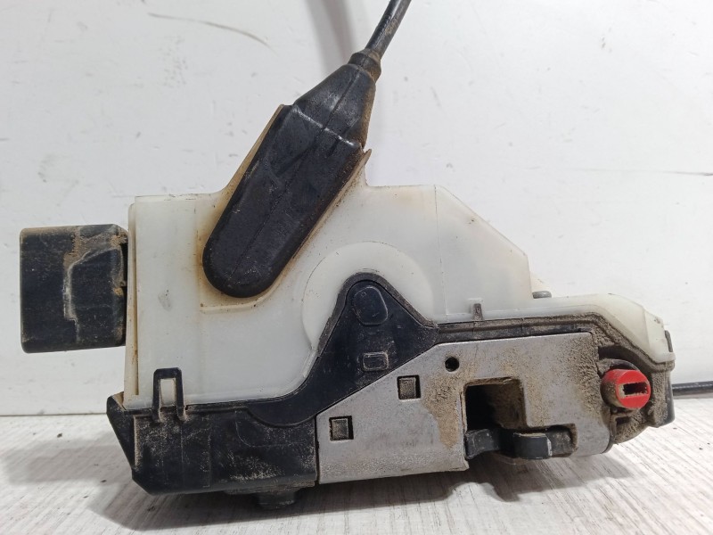 Recambio de cerradura puerta trasera derecha para peugeot 208 i (ca_, cc_) 1.2 vti 82 referencia OEM IAM   