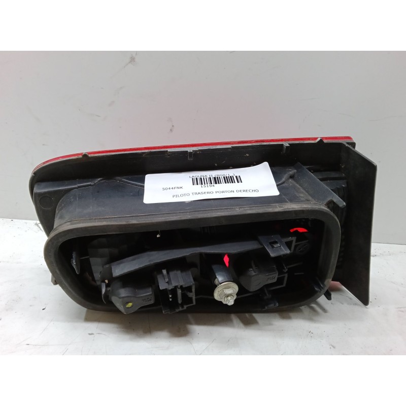Recambio de piloto trasero porton derecho para renault laguna ii (bg0/1_) 1.9 dci (bg1a, bg1v) referencia OEM IAM   