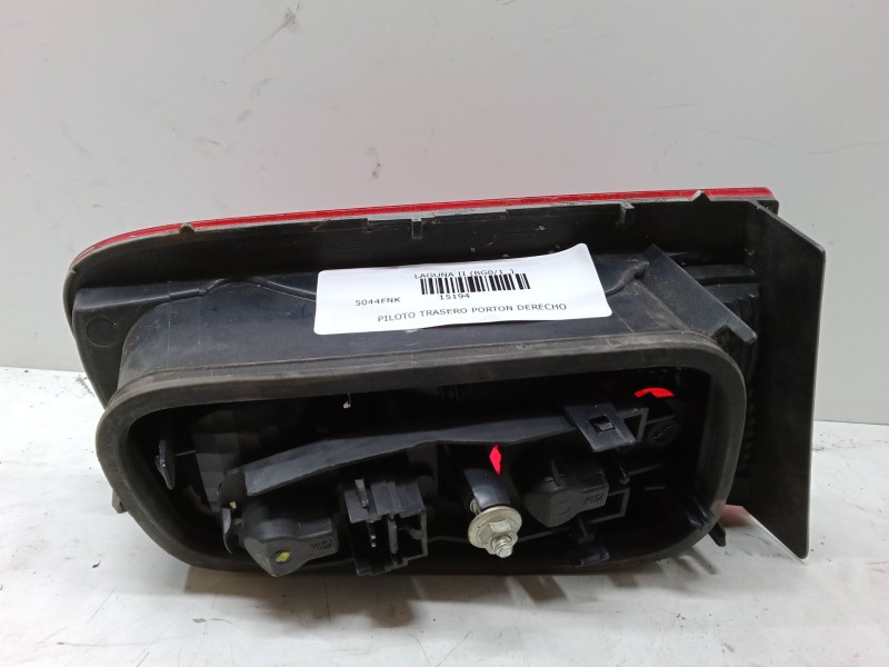 Recambio de piloto trasero porton derecho para renault laguna ii (bg0/1_) 1.9 dci (bg1a, bg1v) referencia OEM IAM   