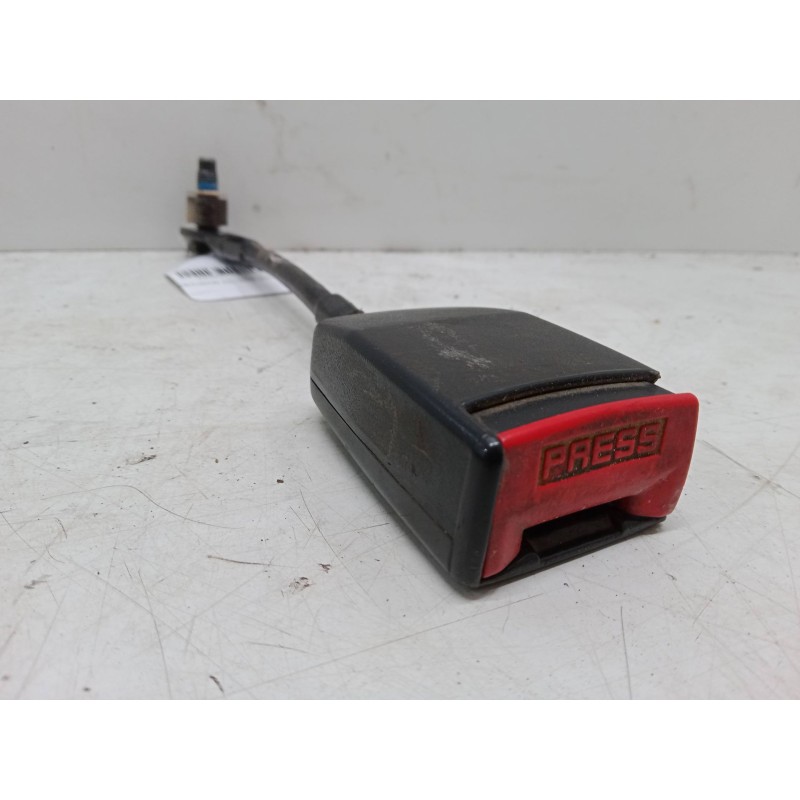 Recambio de anclaje cinturon delantero izquierdo para land rover discovery i (lj) 2.5 tdi 4x4 referencia OEM IAM   