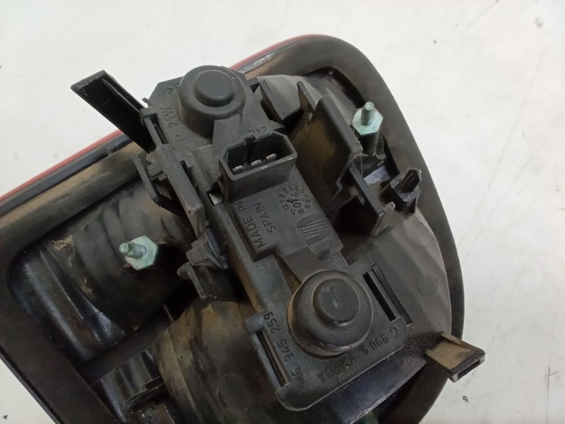 Recambio de piloto trasero derecho para seat leon (1m1) 1.6 16 v referencia OEM IAM   