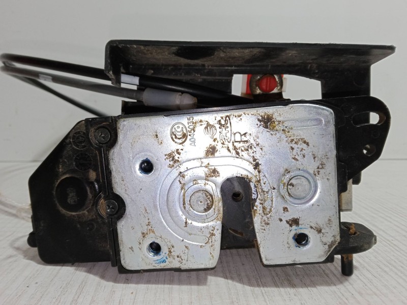 Recambio de cerradura puerta trasera derecha para ssangyong rodius i 2.7 xdi referencia OEM IAM   