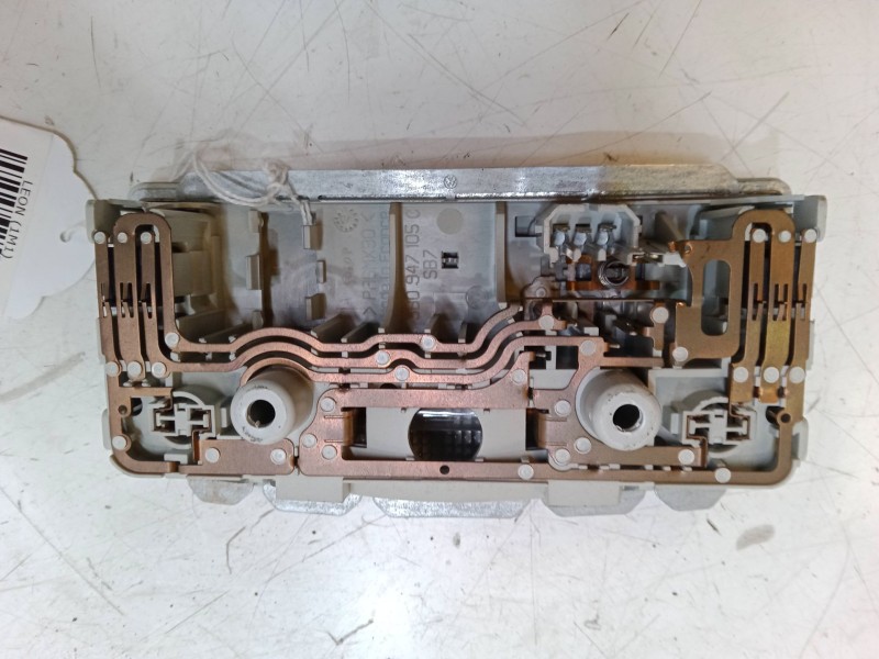 Recambio de luz interior delantera para seat leon (1m1) 1.6 16 v referencia OEM IAM   