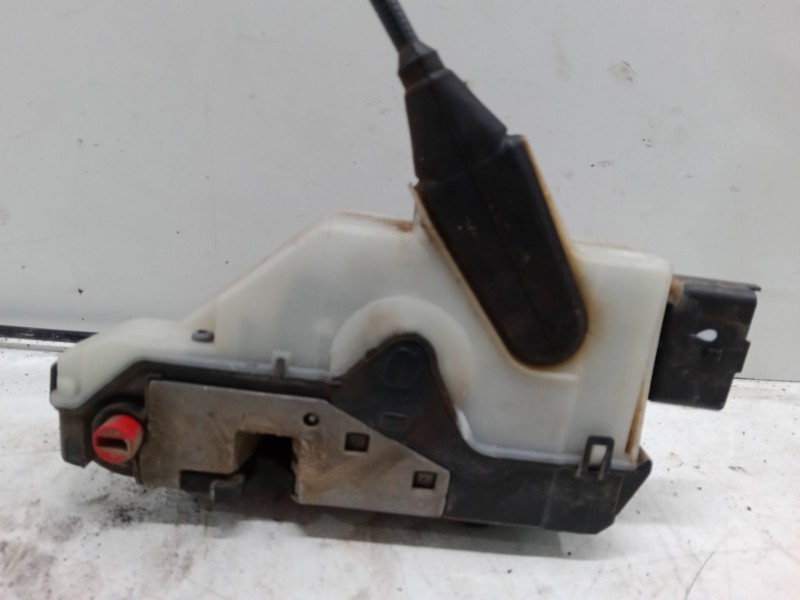 Recambio de cerradura puerta trasera izquierda para peugeot 208 i (ca_, cc_) 1.2 vti 82 referencia OEM IAM   