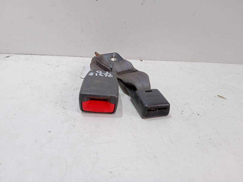 Recambio de anclaje cinturon trasero derecho para kia cerato i hatchback (ld) 1.6 referencia OEM IAM   