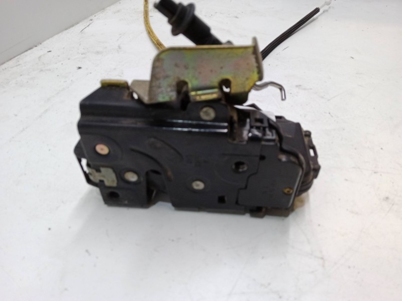 Recambio de cerradura puerta trasera izquierda para audi a6 c5 (4b2) 2.5 tdi quattro referencia OEM IAM   