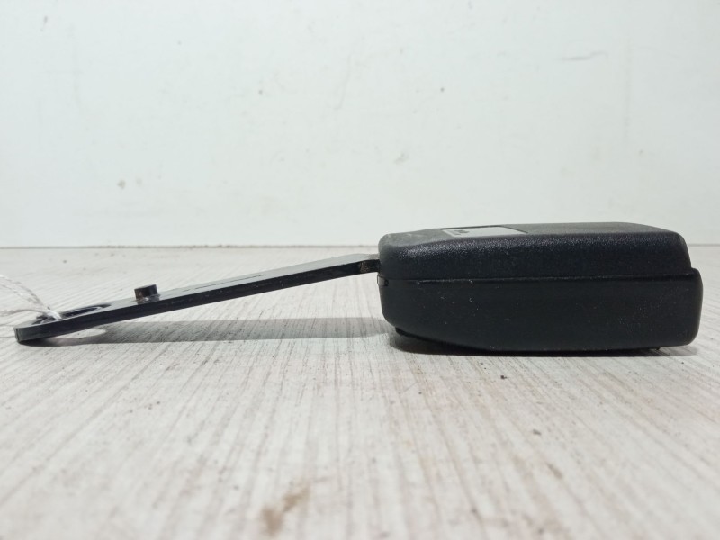 Recambio de anclaje cinturon trasero derecho para peugeot 206 sw (2e/k) 1.4 hdi referencia OEM IAM    Recambio de anclaje cinturon trasero derecho para peugeot 206 sw (2e/k) 1.4 hdi referencia OEM IAM