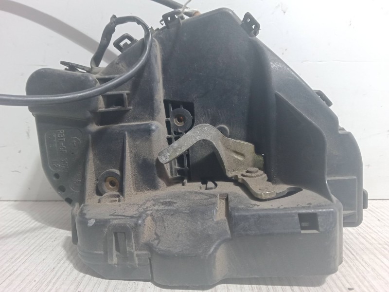Recambio de cerradura puerta trasera izquierda para mercedes-benz clase c (w203) c 200 cdi (203.004) referencia OEM IAM   