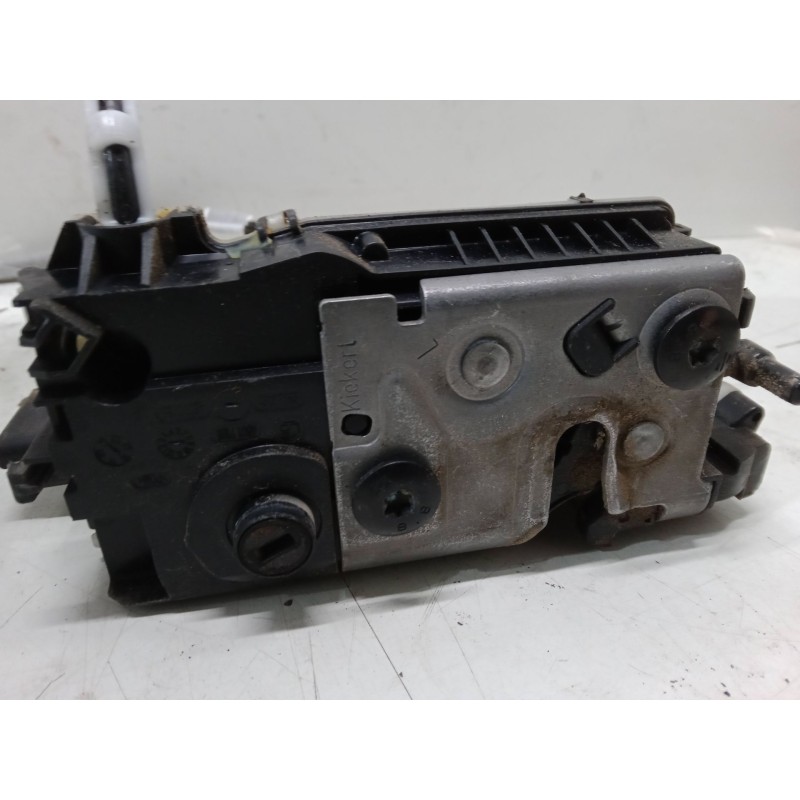 Recambio de cerradura puerta trasera izquierda para peugeot 208 i (ca_, cc_) 1.2 vti 82 referencia OEM IAM   