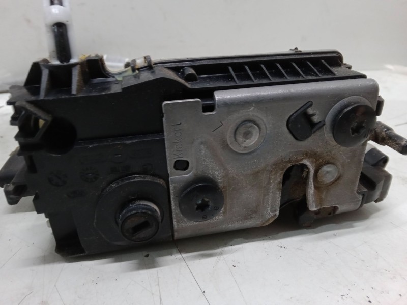 Recambio de cerradura puerta trasera izquierda para peugeot 208 i (ca_, cc_) 1.2 vti 82 referencia OEM IAM   