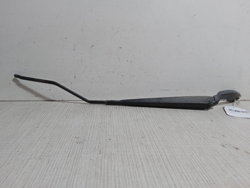 Recambio de brazo limpia delantero izquierdo para renault clio iv (bh_) 1.2 16v referencia OEM IAM   