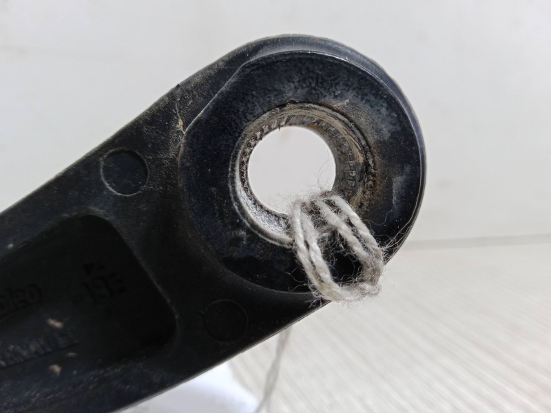 Recambio de brazo limpia delantero izquierdo para renault clio iv (bh_) 1.2 16v referencia OEM IAM   