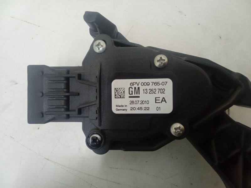 Recambio de pedal acelerador para opel astra j (p10) 1.6 (68) referencia OEM IAM 13252702  6PV00976507