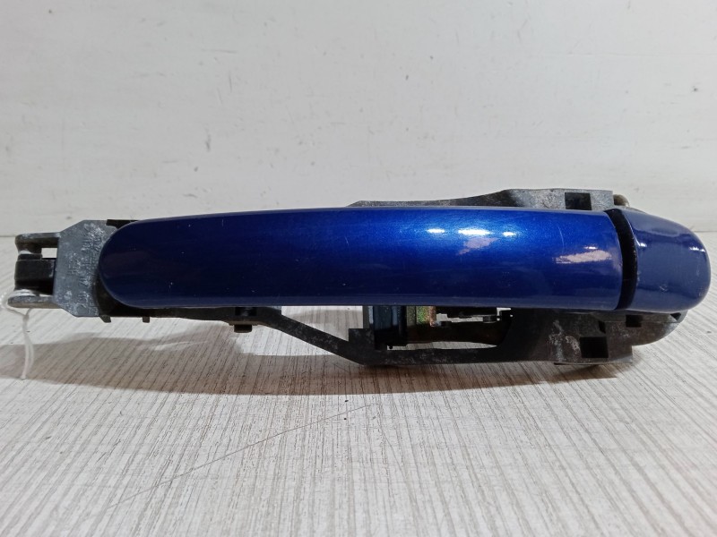 Recambio de maneta exterior puerta trasera derecha para volkswagen passat b5.5 (3b3) 2.0 referencia OEM IAM    Recambio de maneta exterior puerta trasera derecha para volkswagen passat b5.5 (3b3) 2.0 referencia OEM IAM
