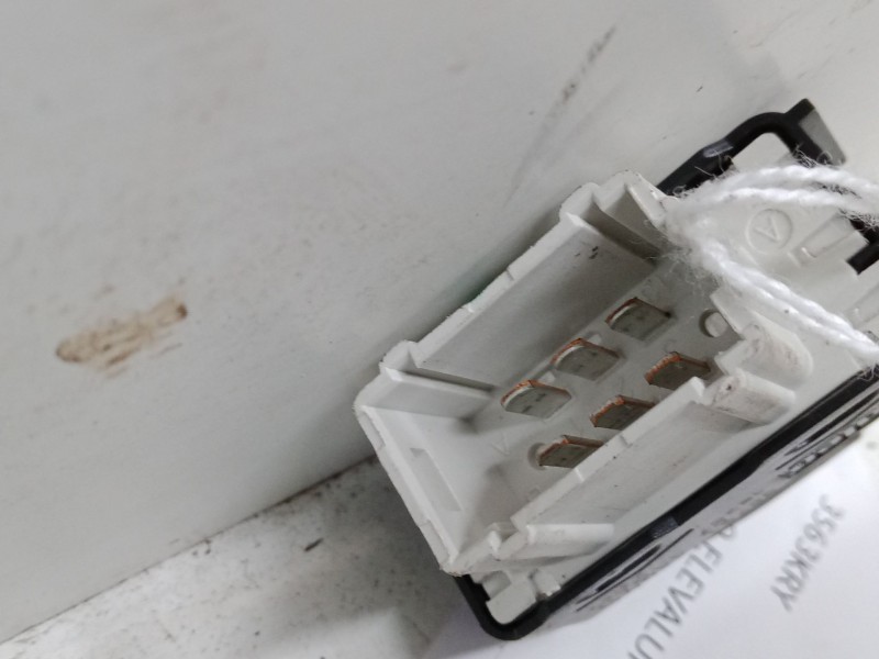 Recambio de mando elevalunas delantero derecho para peugeot 208 i (ca_, cc_) 1.2 vti 82 referencia OEM IAM    Recambio de mando elevalunas delantero derecho para peugeot 208 i (ca_, cc_) 1.2 vti 82 referencia OEM IAM