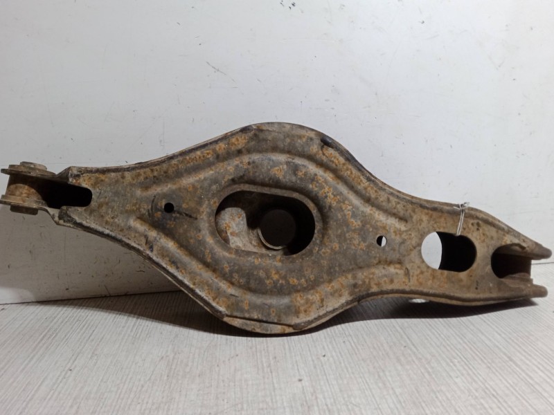 Recambio de brazo suspension inferior trasero derecho para citroën c-crosser (vu_, vv_) 2.2 hdi referencia OEM IAM   