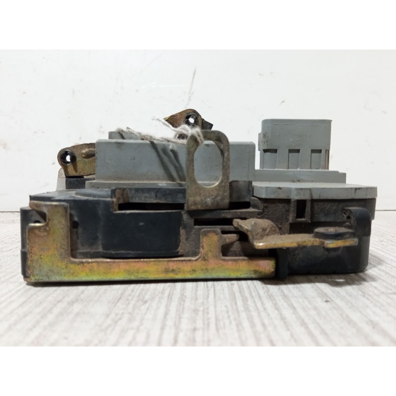 Recambio de cerradura puerta delantera derecha para peugeot 206 hatchback (2a/c) 2.0 hdi 90 referencia OEM IAM   