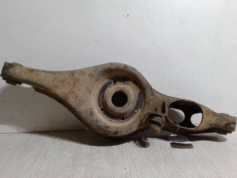 Recambio de brazo suspension inferior trasero derecho para citroën c-crosser (vu_, vv_) 2.2 hdi referencia OEM IAM   