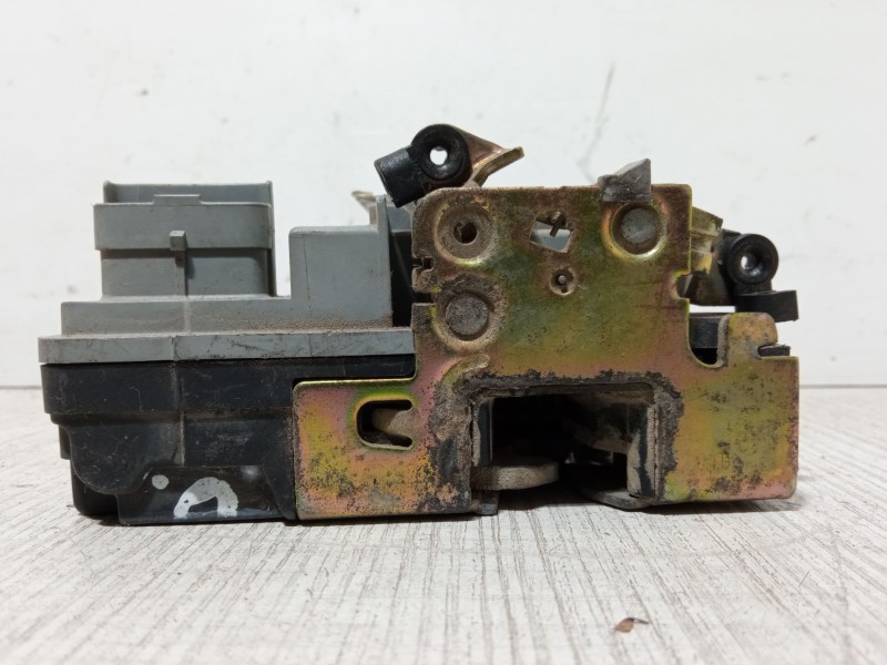 Recambio de cerradura puerta delantera derecha para peugeot 206 hatchback (2a/c) 2.0 hdi 90 referencia OEM IAM   