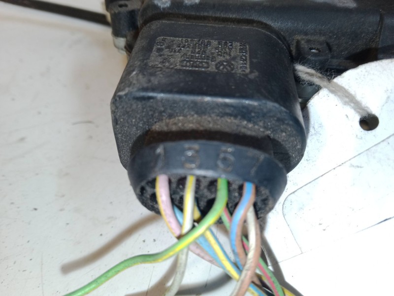 Recambio de cerradura puerta delantera izquierda para volkswagen golf iv variant (1j5) 1.9 tdi referencia OEM IAM   