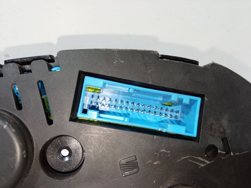 Recambio de cuadro instrumentos para seat leon (1m1) 1.6 16 v referencia OEM IAM 88311292  