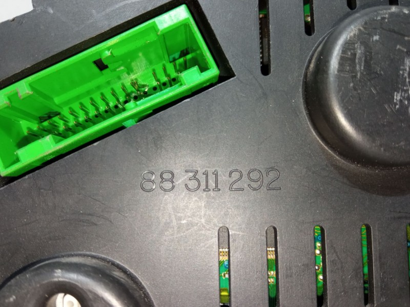 Recambio de cuadro instrumentos para seat leon (1m1) 1.6 16 v referencia OEM IAM 88311292  