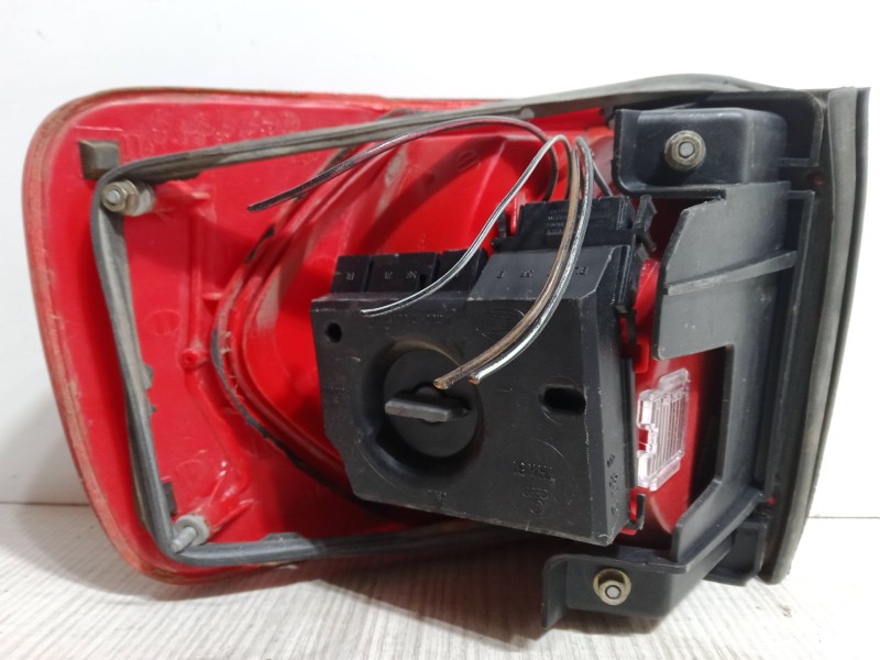 Recambio de piloto trasero izquierdo para audi a6 c4 avant (4a5) 2.6 quattro referencia OEM IAM   