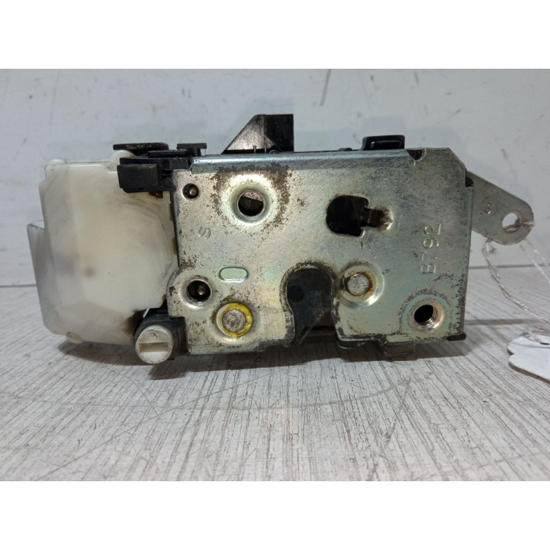 Recambio de cerradura puerta trasera izquierda para alfa romeo 147 (937_) 1.6 16v t.spark eco (937.axa1a, 937.bxa1a) referencia 