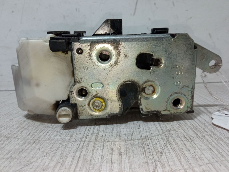 Recambio de cerradura puerta trasera izquierda para alfa romeo 147 (937_) 1.6 16v t.spark eco (937.axa1a, 937.bxa1a) referencia 