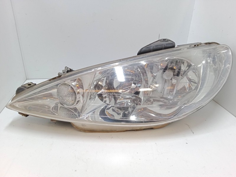 Recambio de faro izquierdo para peugeot 206 hatchback (2a/c) 1.4 i referencia OEM IAM 9628666880  