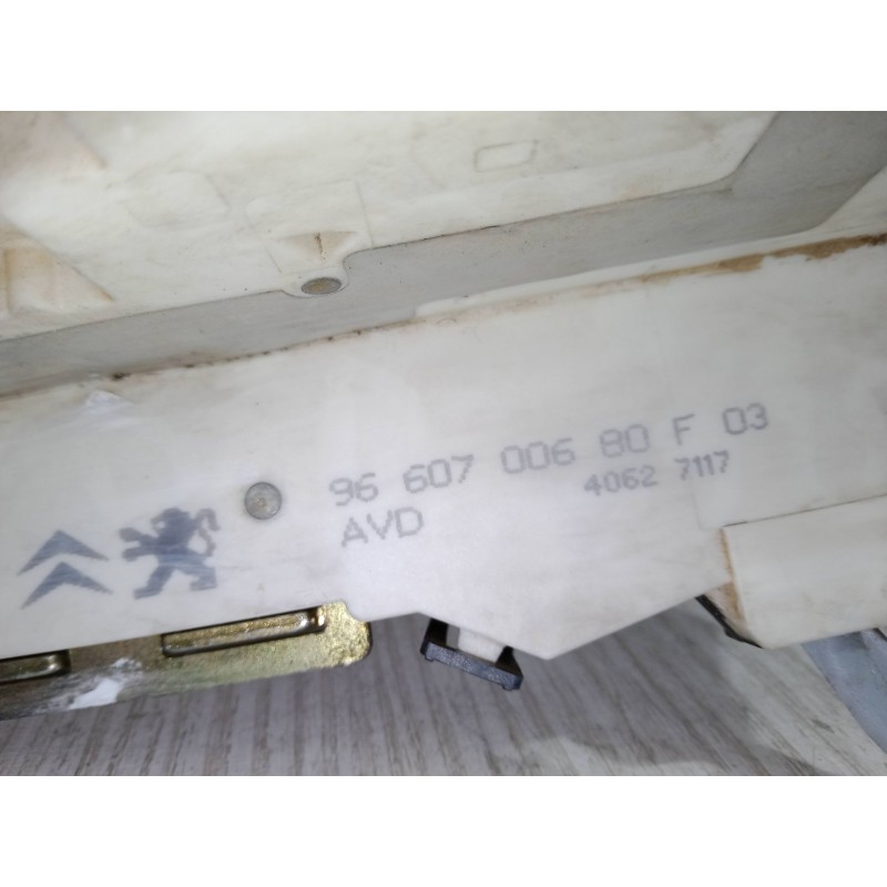 Recambio de cerradura puerta delantera derecha para peugeot 207/207+ (wa_, wc_) 1.6 hdi 110 referencia OEM IAM 9660700680F03  