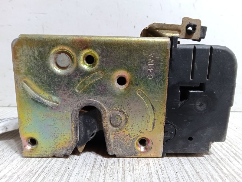 Recambio de cerradura puerta delantera izquierda para peugeot 206 hatchback (2a/c) 1.4 hdi eco 70 referencia OEM IAM   