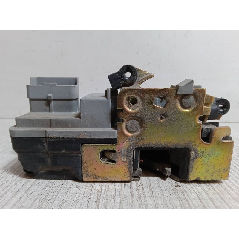 Recambio de cerradura puerta delantera izquierda para peugeot 206 hatchback (2a/c) 1.4 hdi eco 70 referencia OEM IAM   