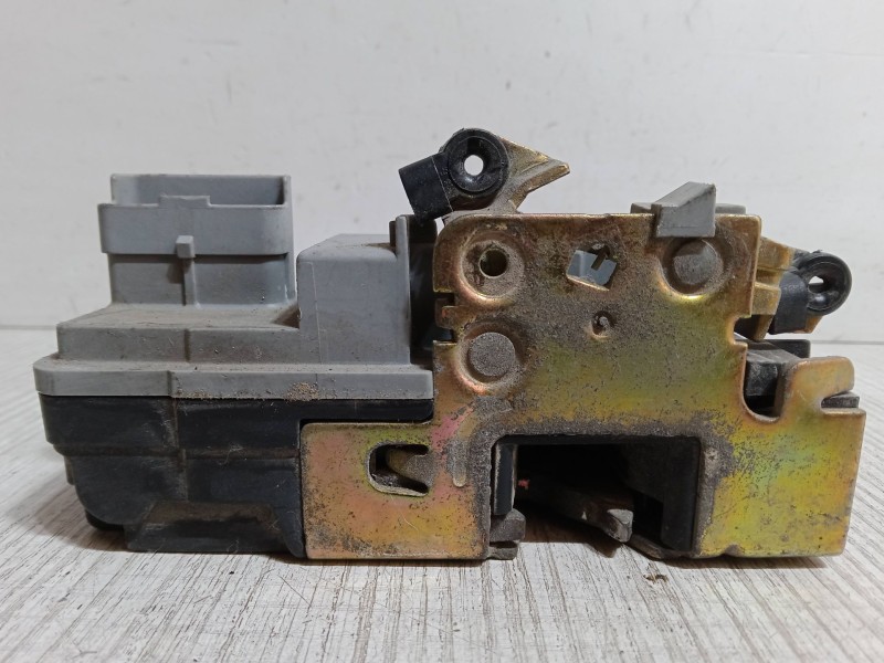 Recambio de cerradura puerta delantera izquierda para peugeot 206 hatchback (2a/c) 1.4 hdi eco 70 referencia OEM IAM   