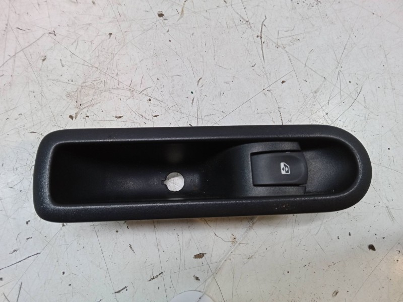 Recambio de mando elevalunas trasero izquierdo para renault modus / grand modus (f/jp0_) 1.5 dci 90 referencia OEM IAM    Recambio de mando elevalunas trasero izquierdo para renault modus / grand modus (f/jp0_) 1.5 dci 90 referencia OEM IAM