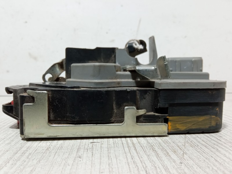 Recambio de cerradura puerta trasera izquierda para chevrolet aveo / kalos sedán (t250, t255) 1.4 referencia OEM IAM   