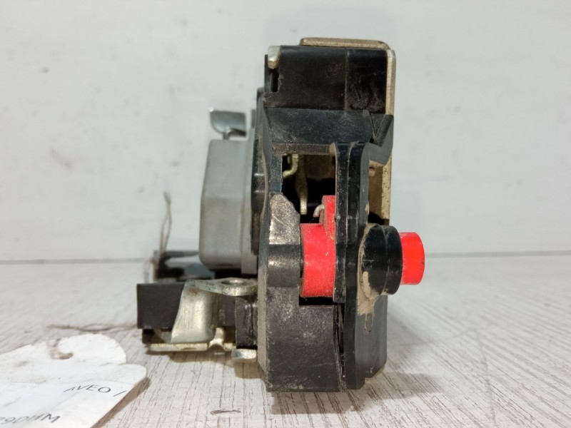 Recambio de cerradura puerta trasera izquierda para chevrolet aveo / kalos sedán (t250, t255) 1.4 referencia OEM IAM   