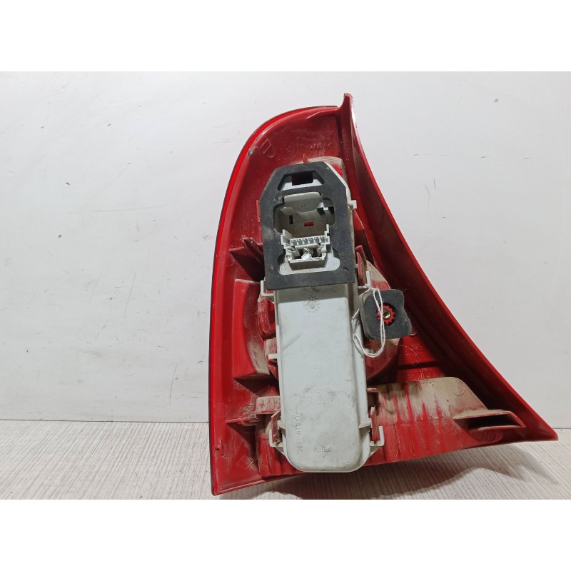 Recambio de piloto trasero derecho para renault clio ii (bb_, cb_) 1.2 16v (bb05, bb0w, bb11, bb27, bb2t, bb2u, bb2v, cb05,... r